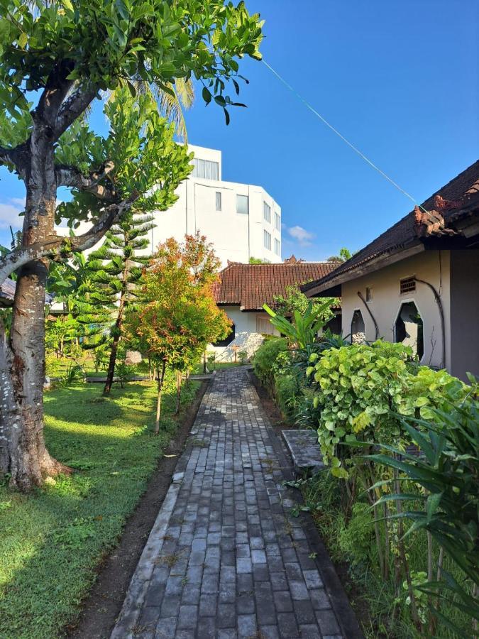 Surfers Beachfront Lombok 호텔 Kuta  외부 사진